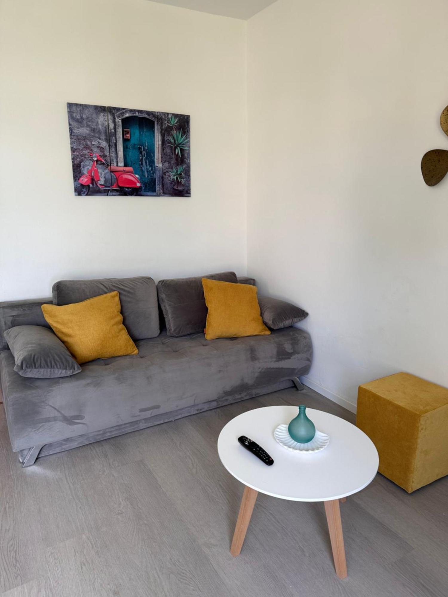 Beach Apartment - 50M From The Beach With Free Parking Biograd Na Moru Exterior foto